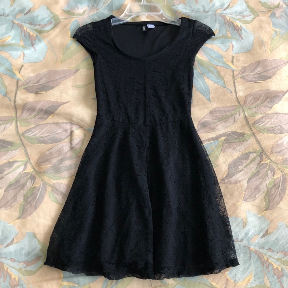 H & M black lace dress